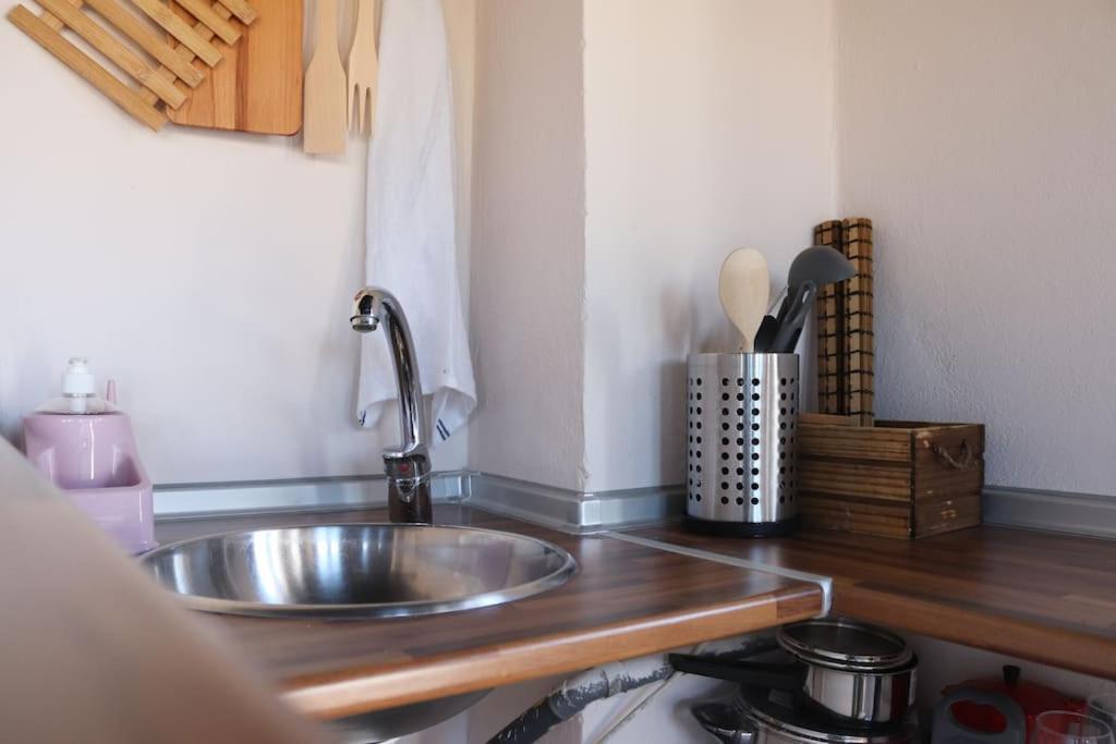 Private Apartment - The Lover'S Nest - Apt Privado Granada Luaran gambar