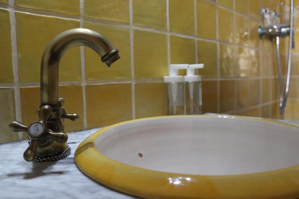 Private Apartment - The Lover'S Nest - Apt Privado Granada Luaran gambar