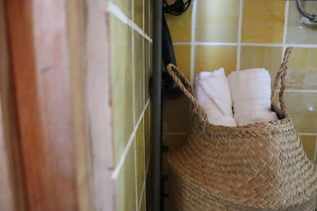 Private Apartment - The Lover'S Nest - Apt Privado Granada Luaran gambar