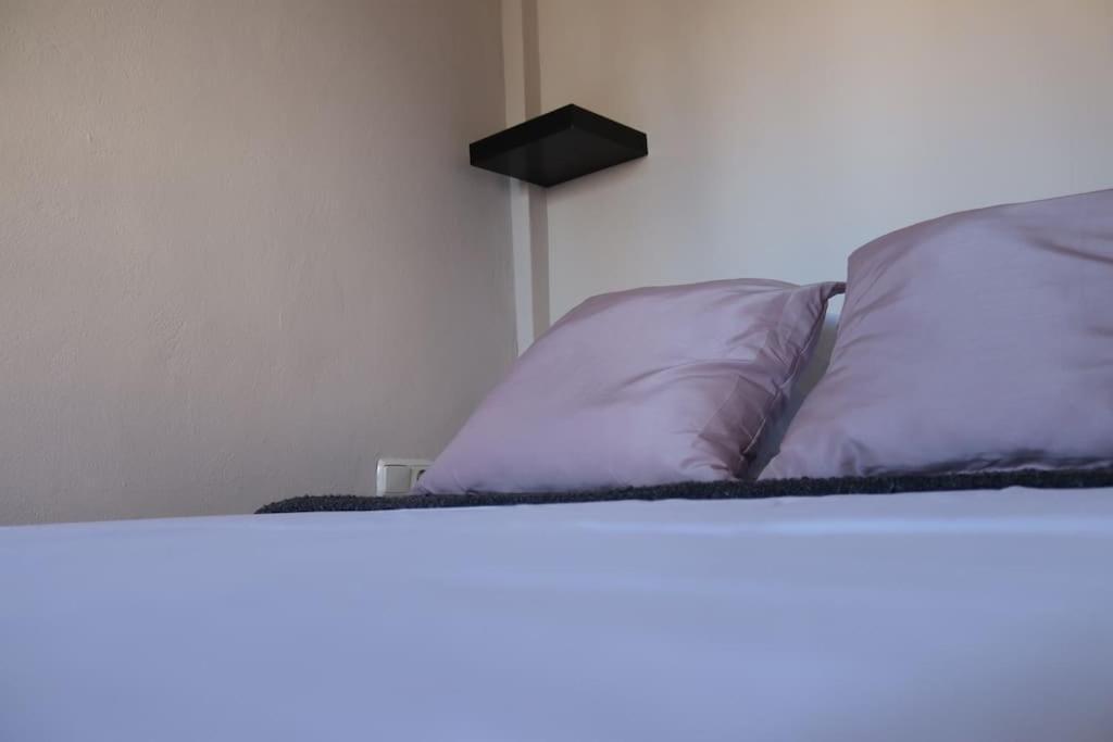 Private Apartment - The Lover'S Nest - Apt Privado Granada Luaran gambar